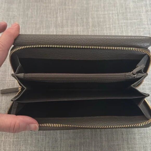 Like New Gucci Zip Around Long Multi Pocket Clutch Leather Wallet Organizer - Picture 4 of 6